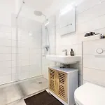 Moderne In Toplage *
