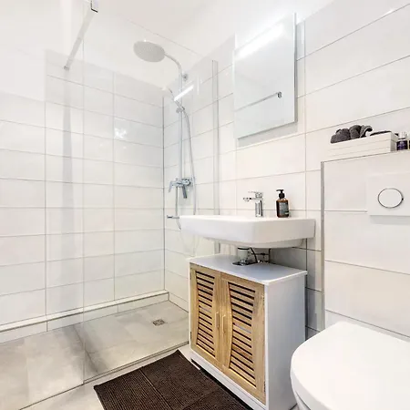 Moderne In Toplage *